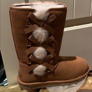 Kookaburra by Ugg brown boots